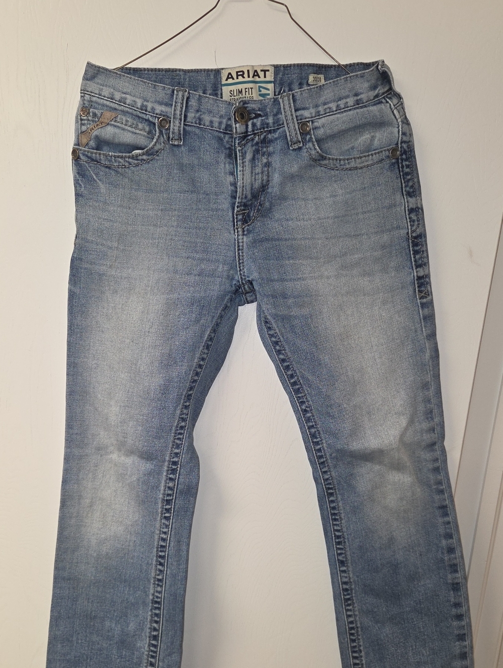 Ariat Men's Slim Stretch Jeans in Light Blue Wash